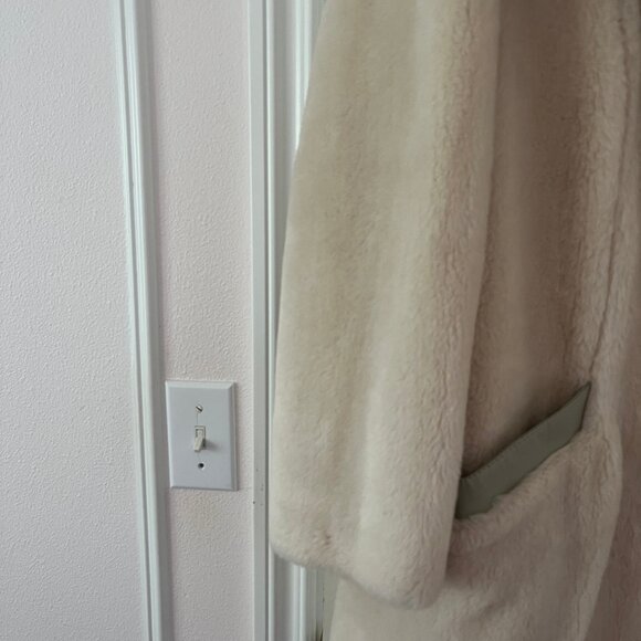 Vintage faux fur coat - Picture 3 of 5